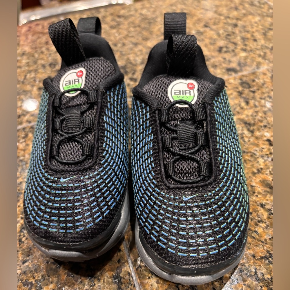 Nike Kids Air Max Dn Hyper Cobalt Shoes, size 7C.